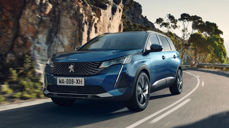 PEUGEOT 5008